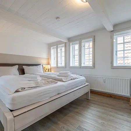 펜션 Fewo1846 - Kaete-lassen-huus - Uriges Haeuschen Auf 3 Ebenen Mit Dachterrasse Am Hafen