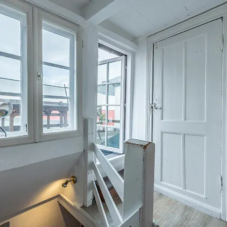 Ferienhaus Fewo1846 - Kaete-lassen-huus - Uriges Häuschen Auf 3 Ebenen Mit Dachterrasse Am Hafen *