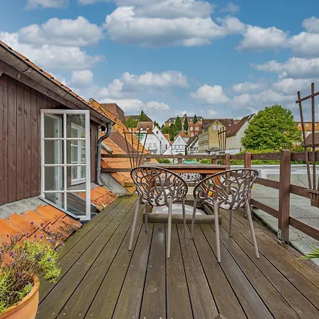 Fewo1846 - Kaete-lassen-huus - Uriges Haeuschen Auf 3 Ebenen Mit Dachterrasse Am Hafen