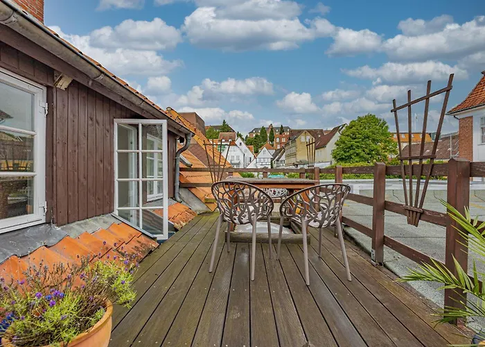 Fewo1846 - Kaete-lassen-huus - Uriges Haeuschen Auf 3 Ebenen Mit Dachterrasse Am Hafen